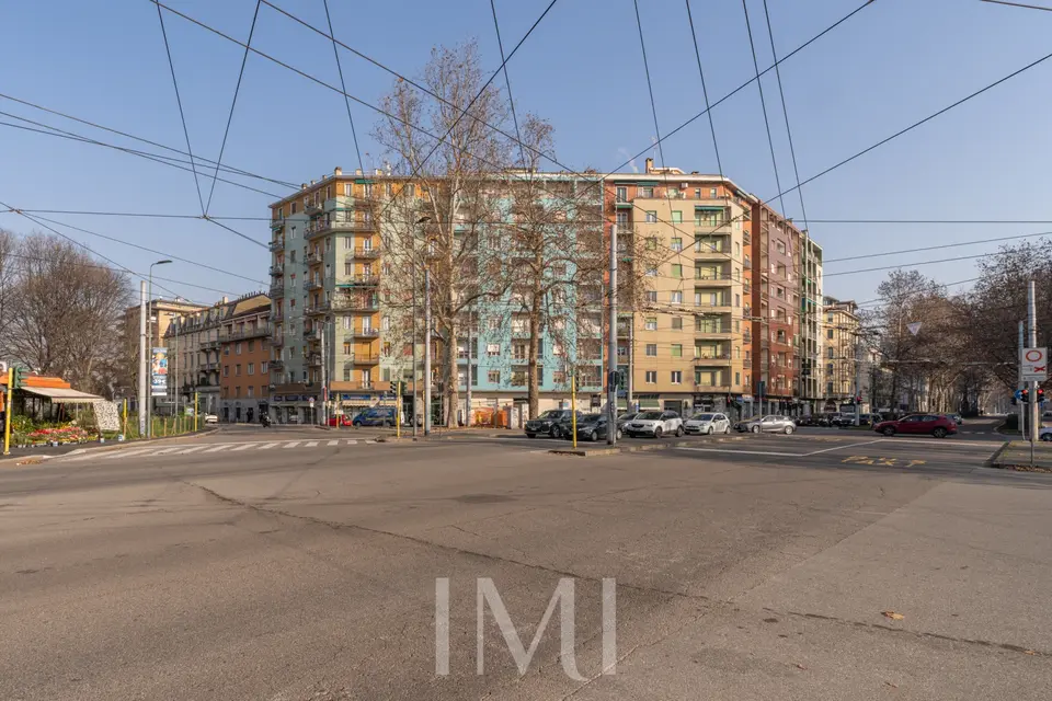 Facciata: Piazza S. Belfanti 6