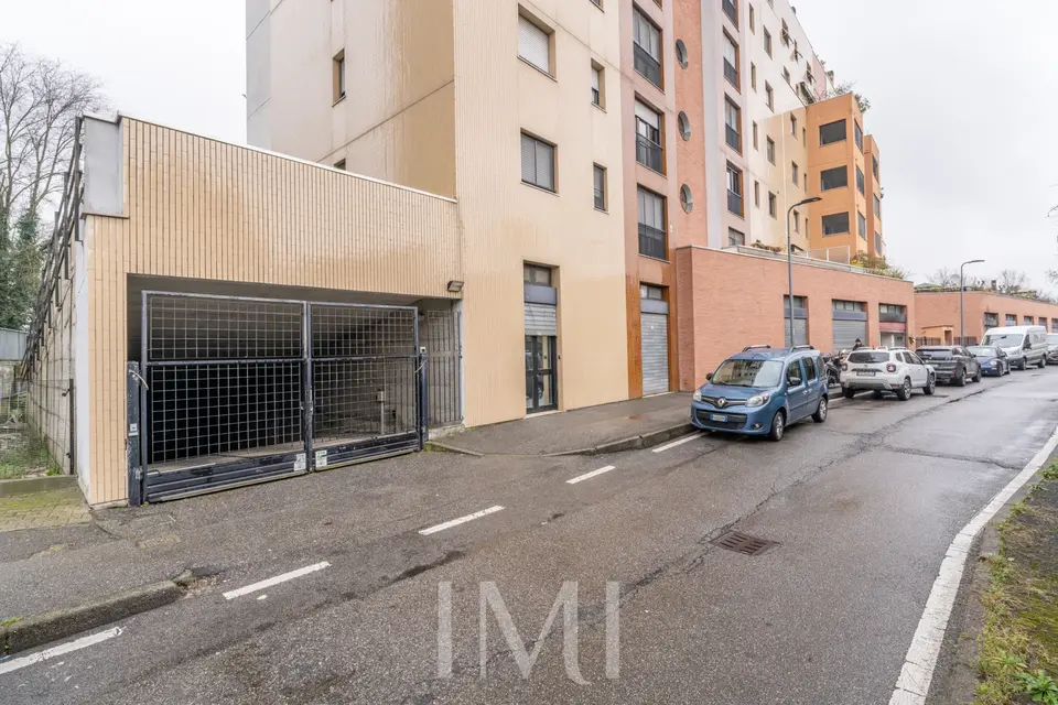 Garage/box Auto in vendita a Milano: Via Gratosoglio 79