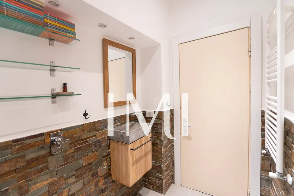 Bagno: Bilocale via Lazzaretto 15, Repubblica, Milano