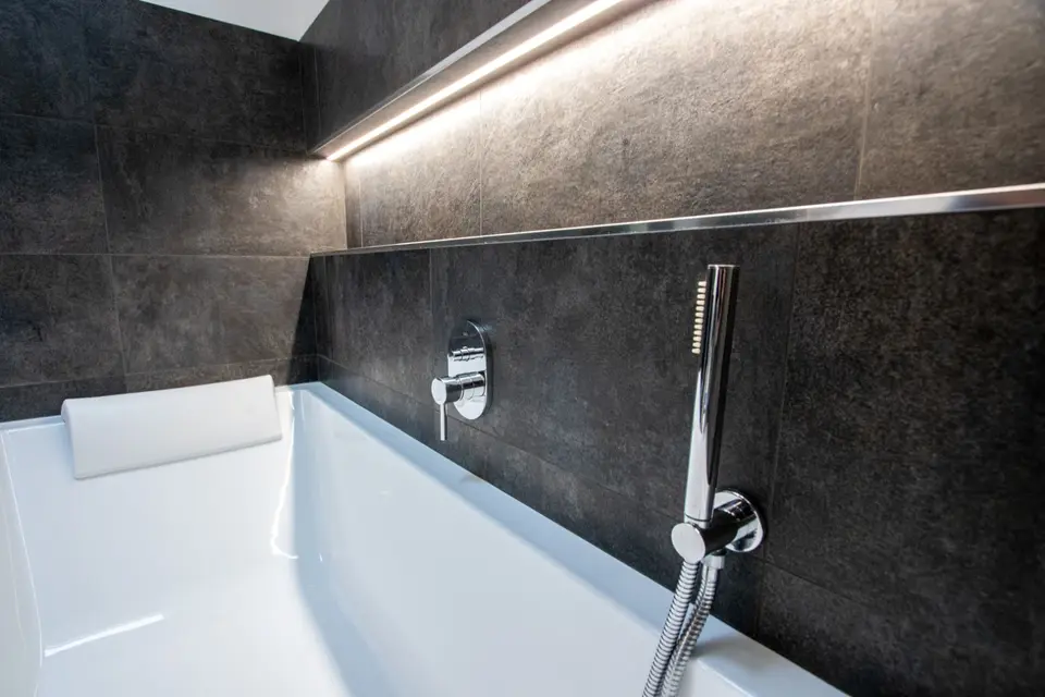 Bagno: Piazzale Geremia Bonomelli 8
