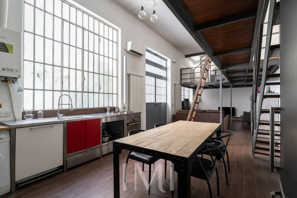 Appartamento in vendita a Milano: Via A. di Cambio 1/a