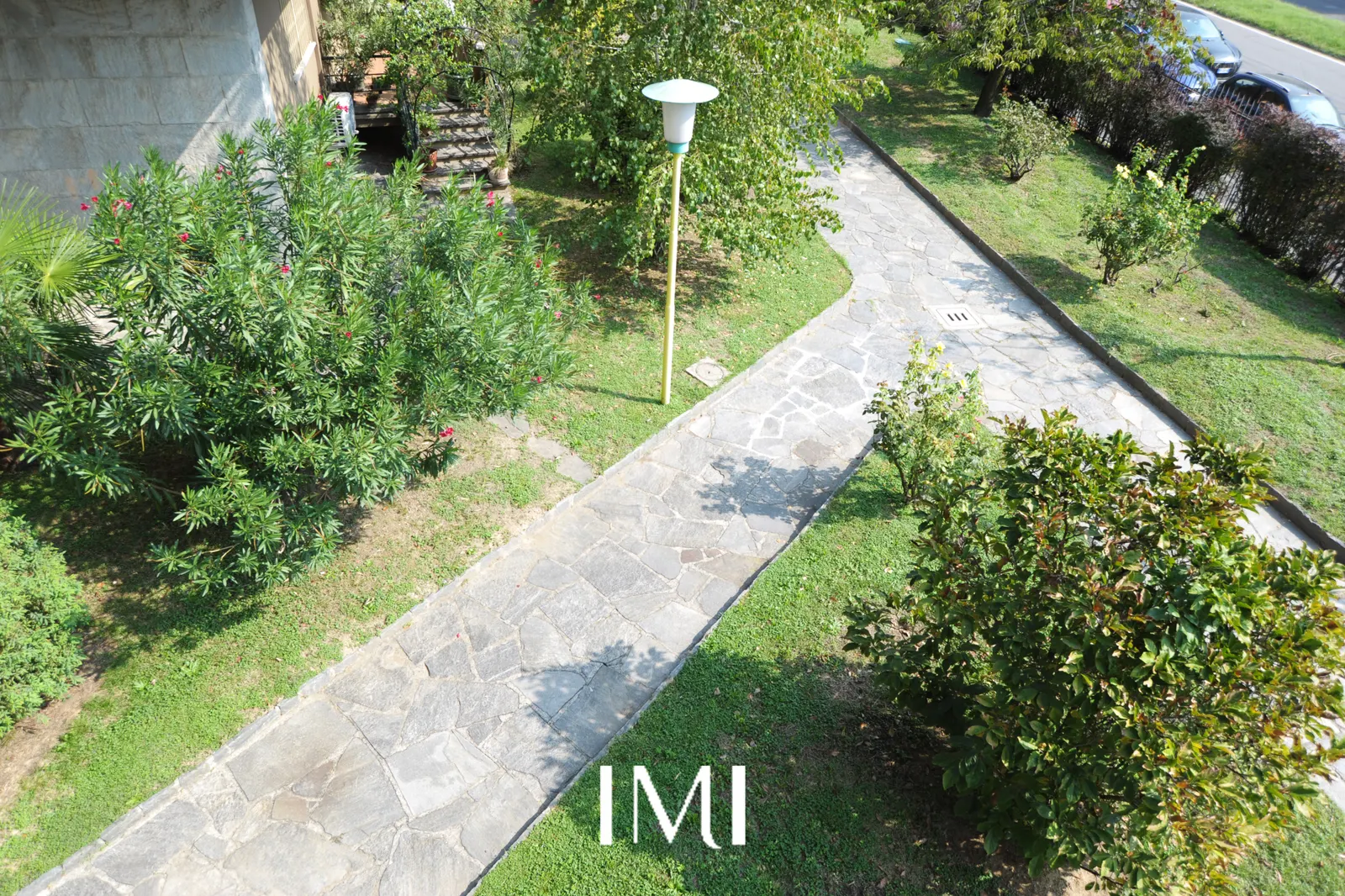 Giardino: Via Gavirate, 16