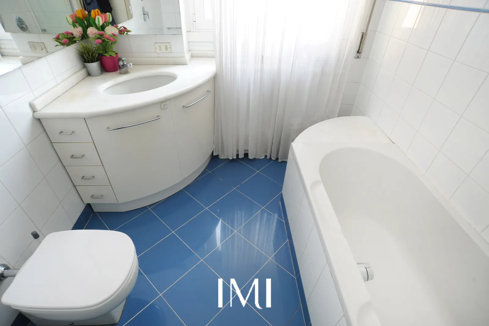 Bagno: Via Gavirate, 16