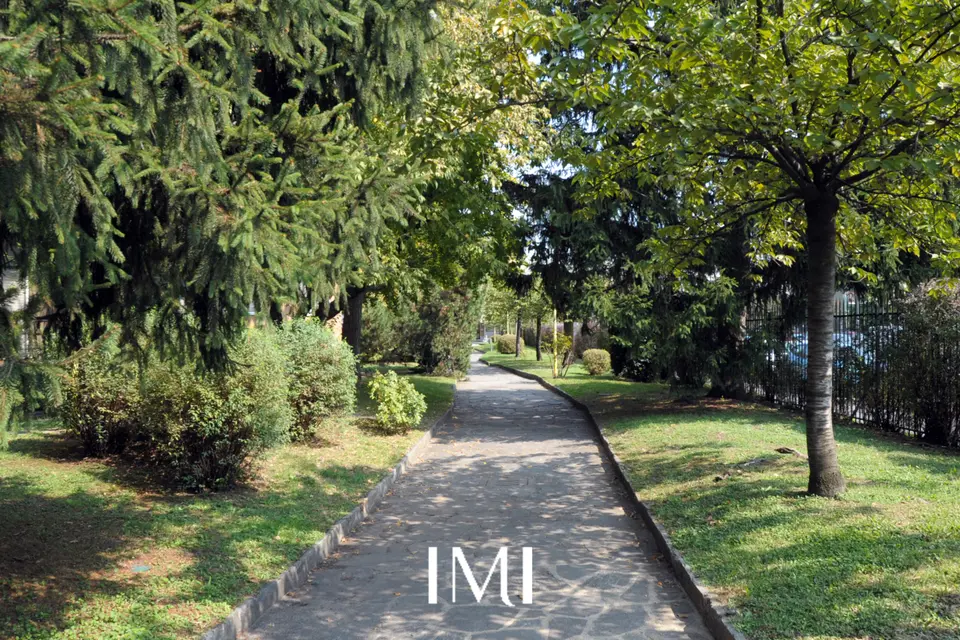 Giardino: Via Gavirate, 16