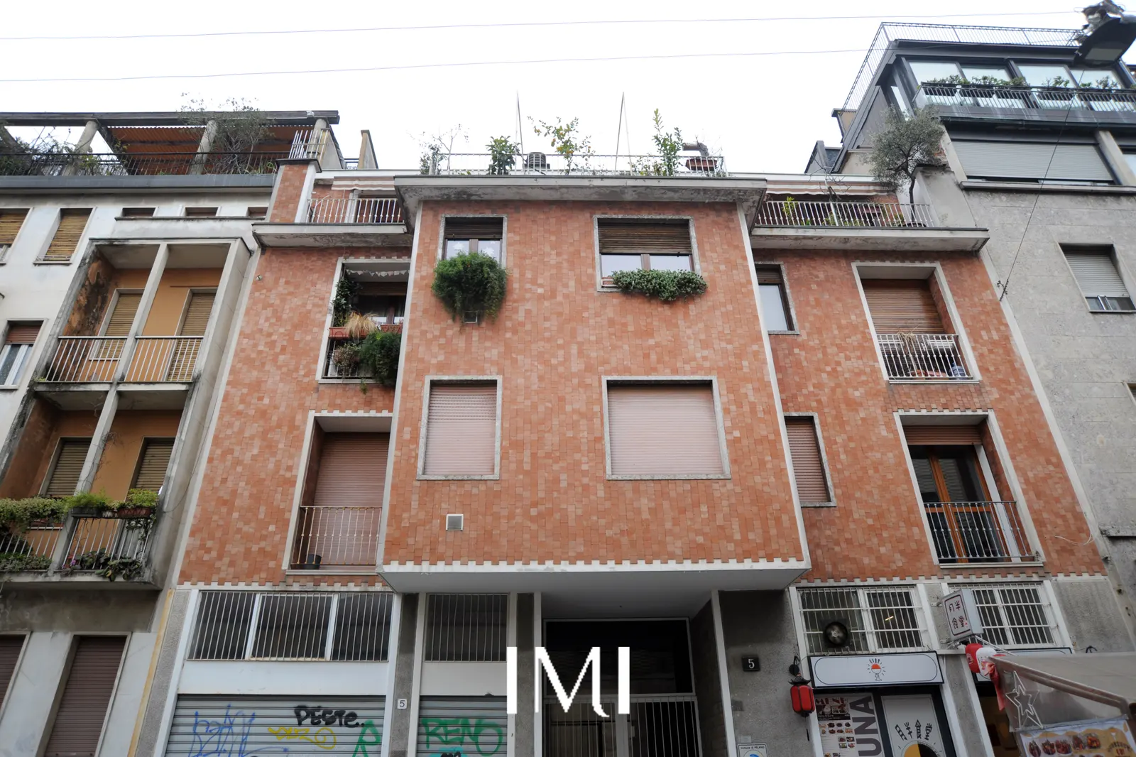 Facciata: Via Signorelli, 5 