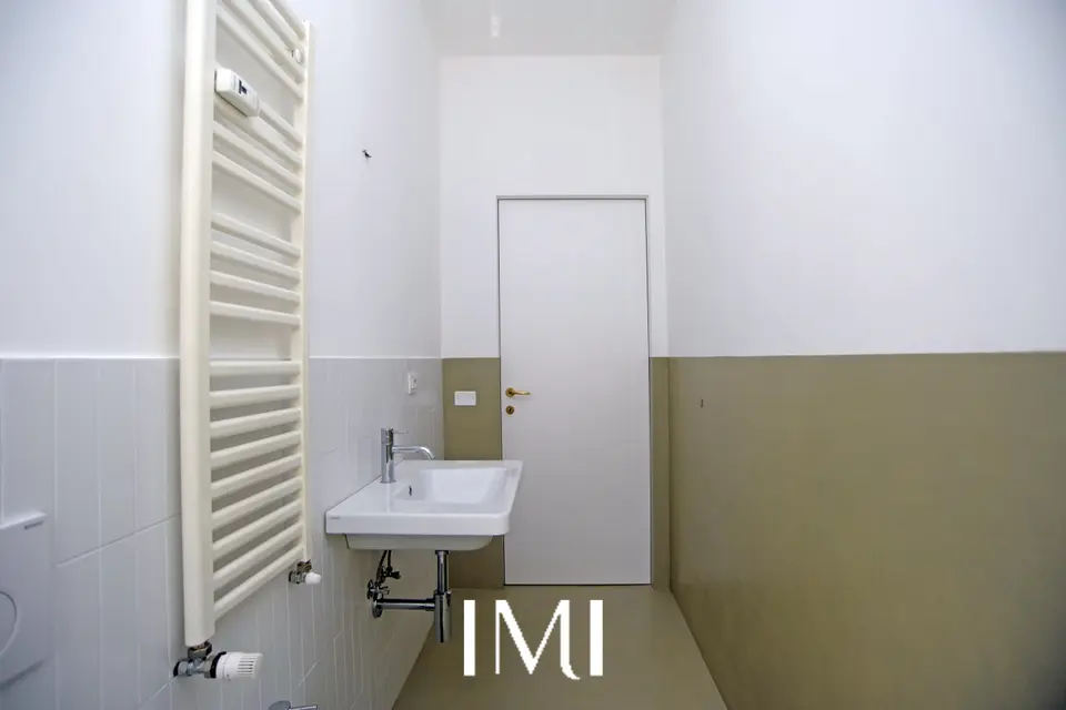 Bagno: Via Mussi, 4 