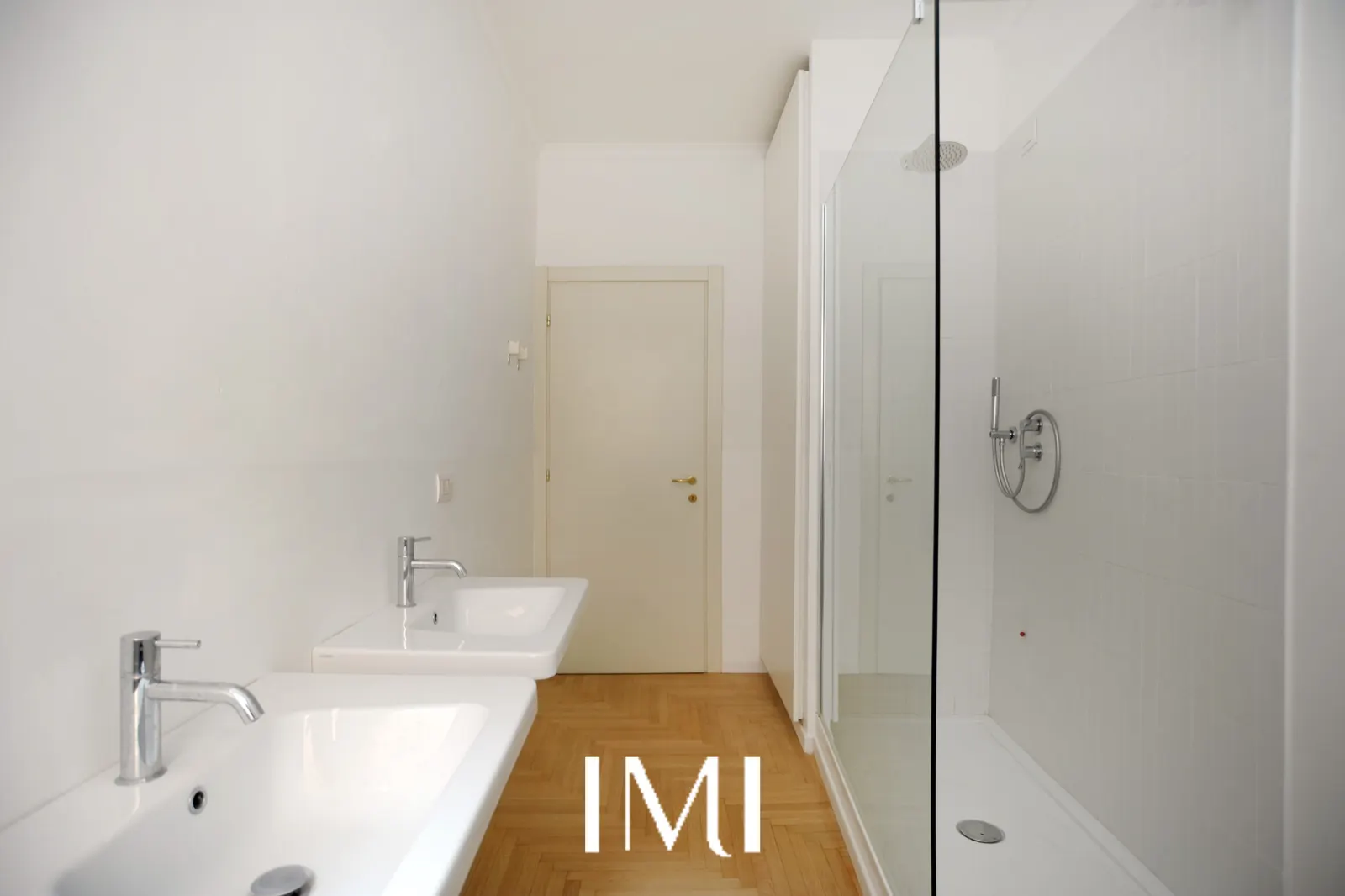 Bagno: Via Mussi, 4 