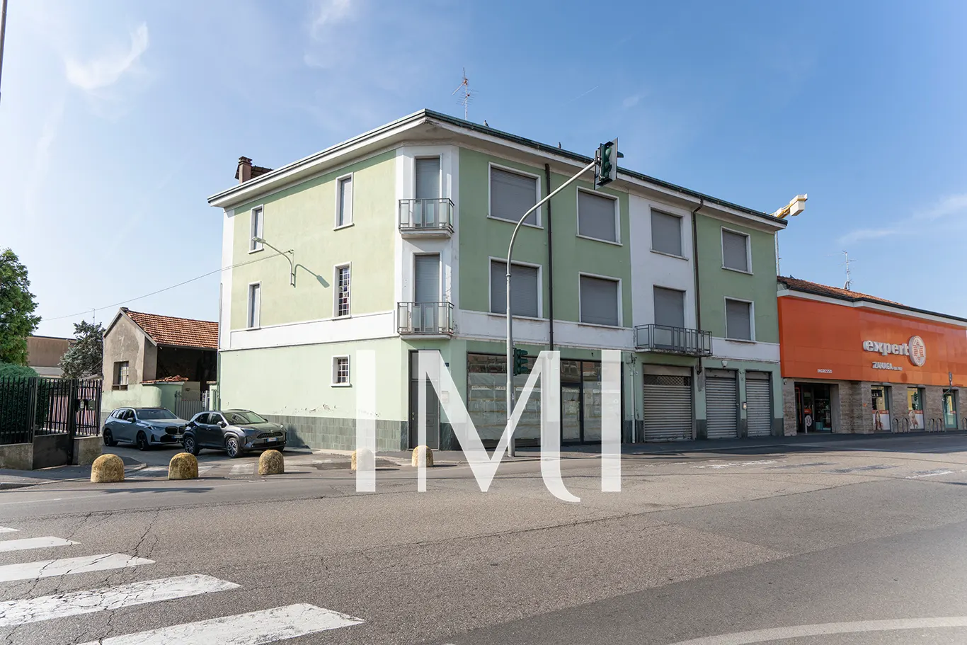 Appartamento: Edificio in Vendita