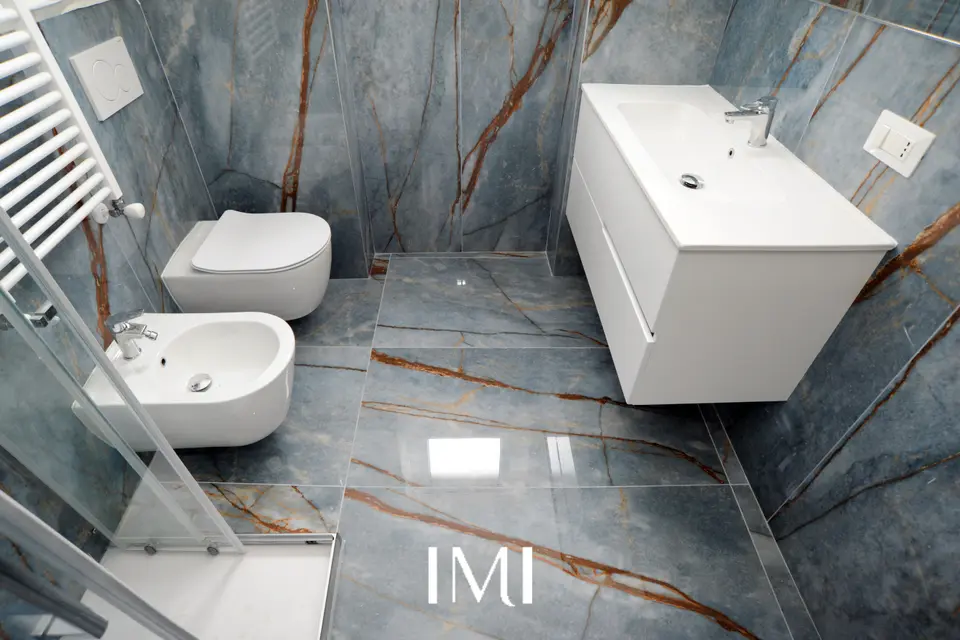 Bagno: Via Cardinal Ferrari 56, Rho 