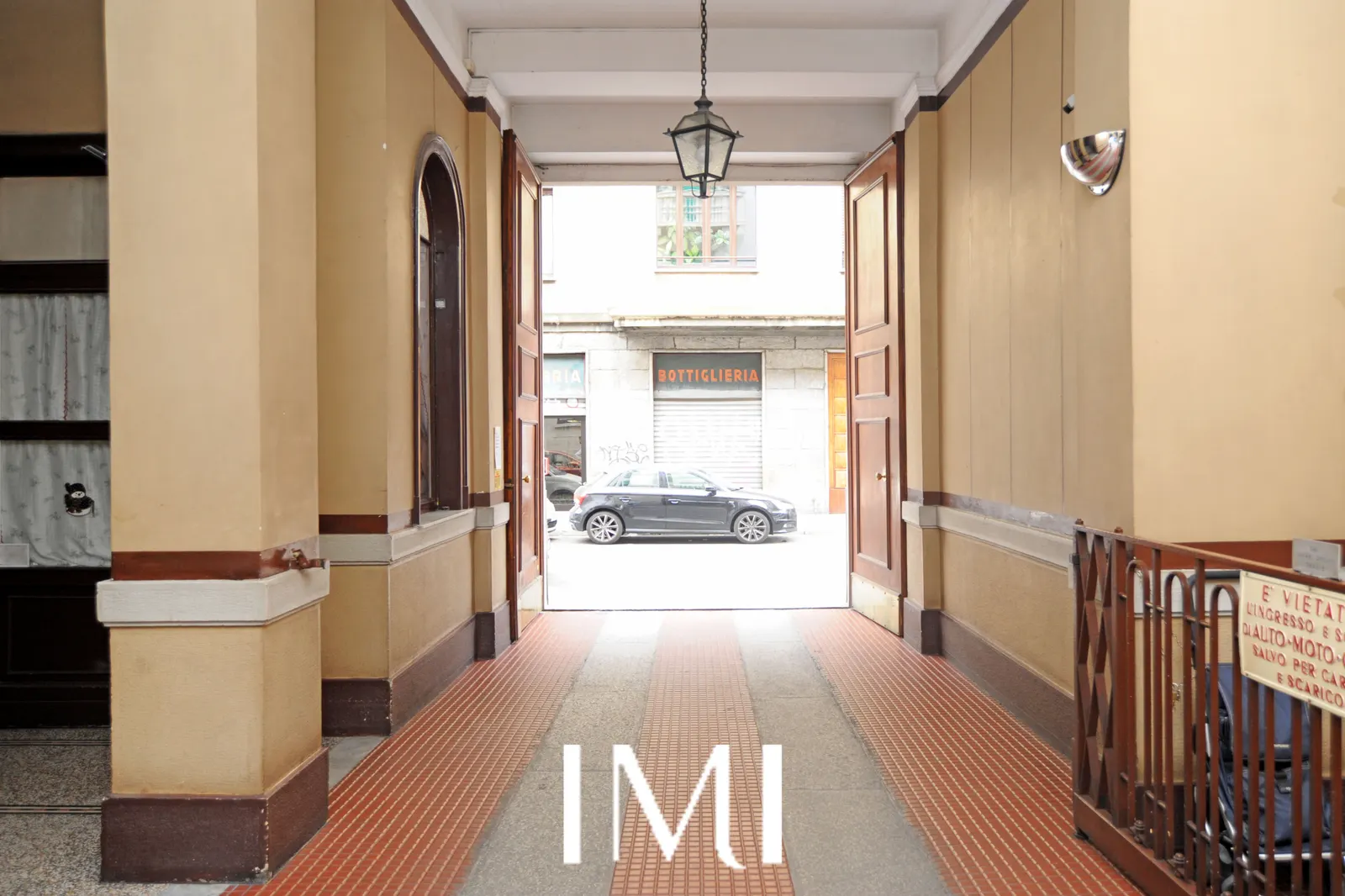 Parti comuni: Via Lomazzo 27