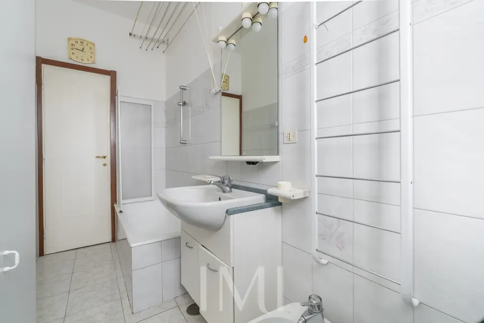 Bagno: Via Lodovico il Moro, 61