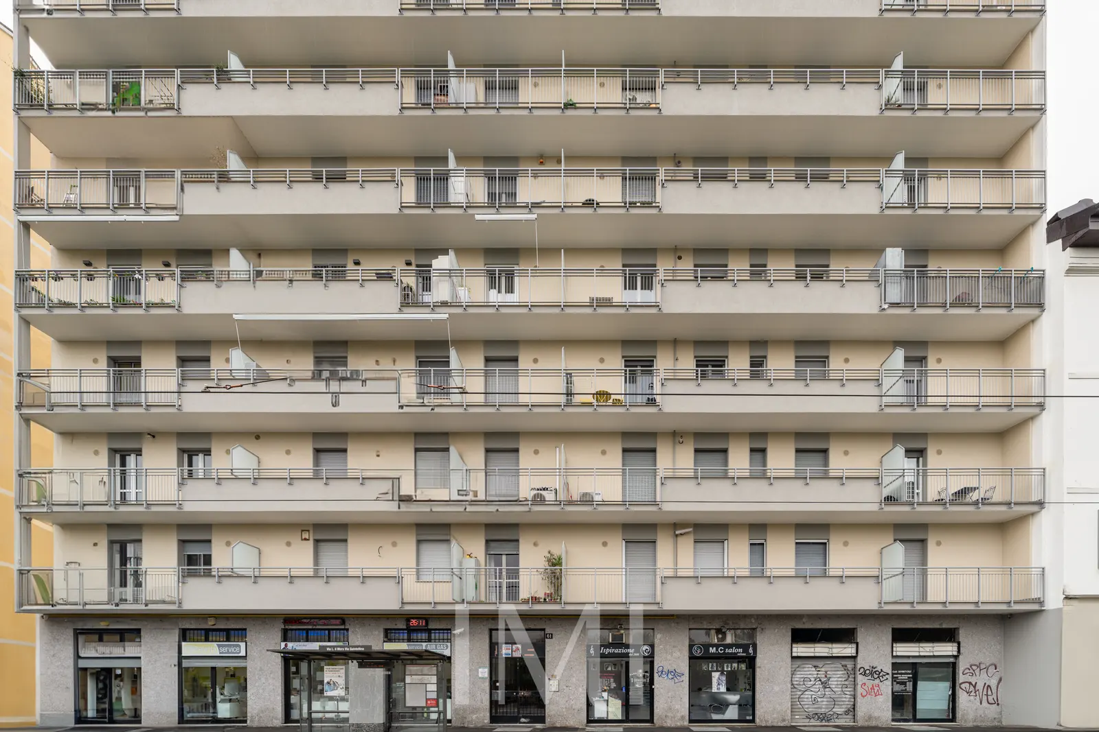 Facciata: Via Lodovico il Moro, 61