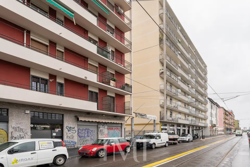 Facciata: Via Lodovico il Moro, 61