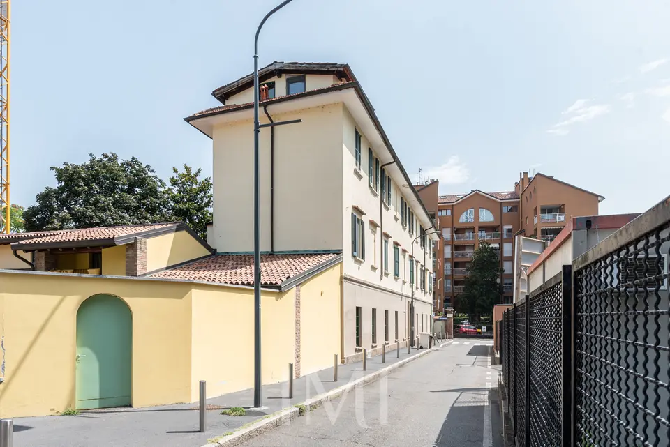 Facciata: Via Ippodromo, 2