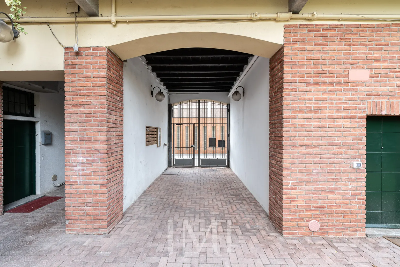 Facciata: Via Ippodromo, 2