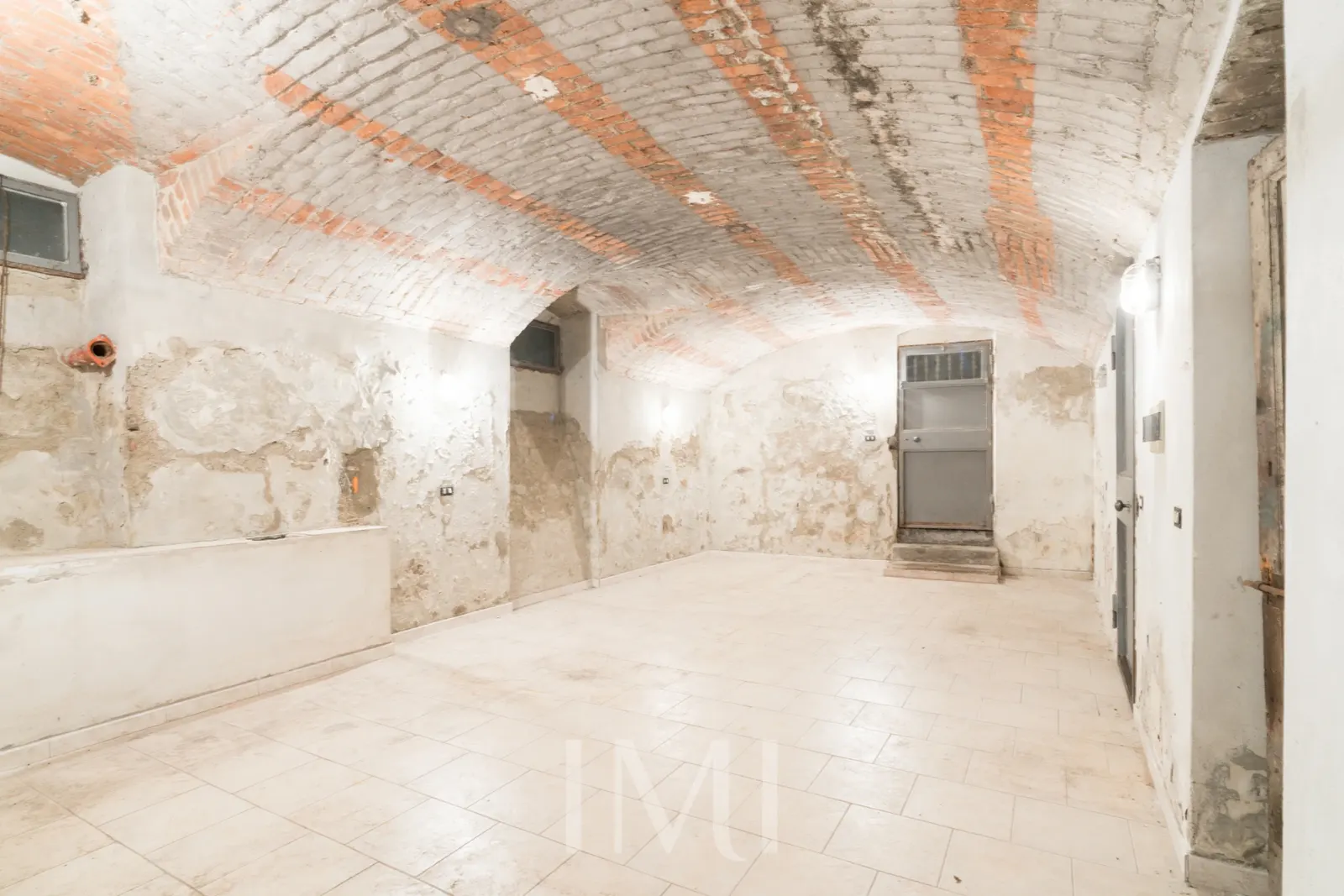 Cantina/solaio: Via F. Brioschi 48 (cantina)